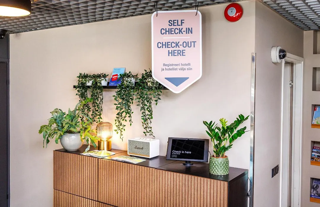 Go Hotel Shnelli-1
